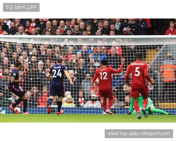 伯恩茅斯前场抢断形成射门